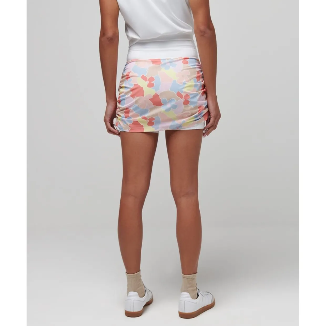 TravisMathew Ladies Golf Apparel^Dune Gra kort Reguar Gof Appare