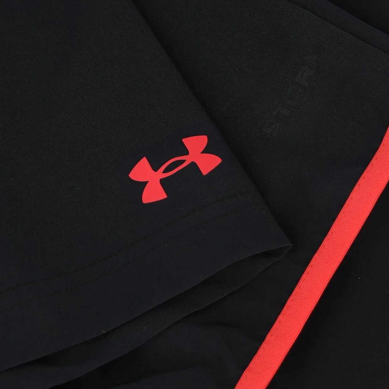 Under Armour Outerwear^UA Voyager Haf eeve Haf Zip Puover Outerwear Wind Jacket Gof Appare